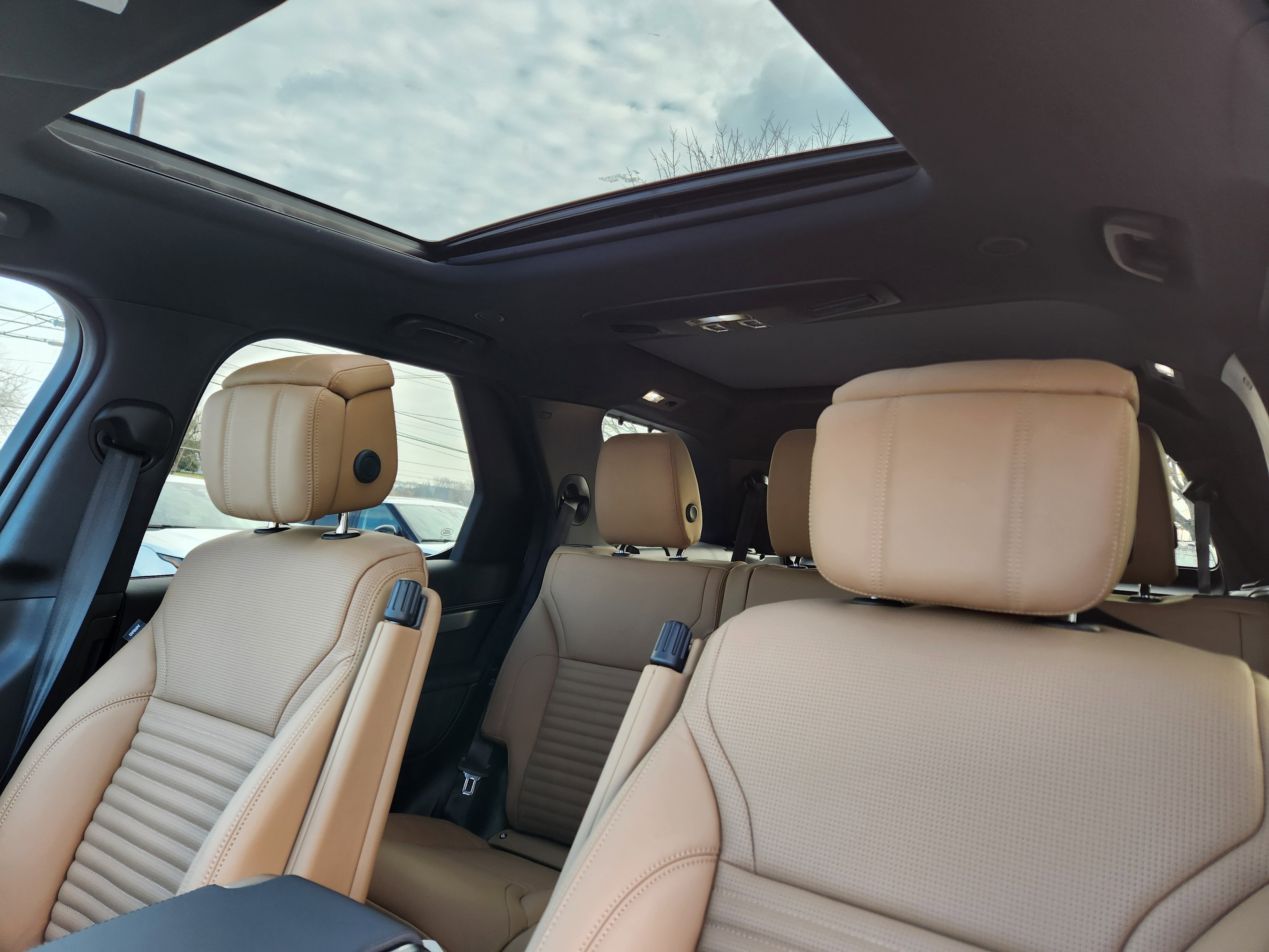 2026 Land Rover Discovery Gemini Edition - Photo 10