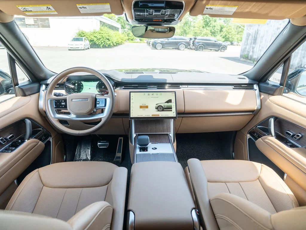 New 2026 Carpathian Grey Land Rover SE image 17