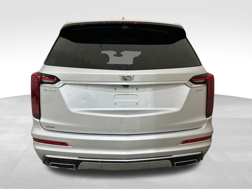 Used 2020 Silver Cadillac Premium Luxury image 4