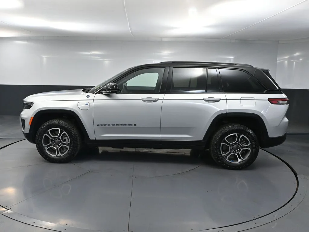 Certified Used 2023 Silver Jeep Trailhawk 4xe image 11