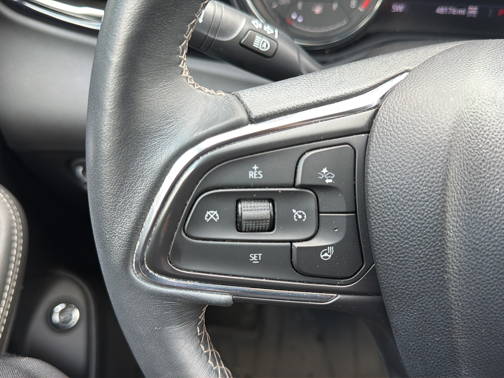 Used 2023 Red Buick Essence image 15