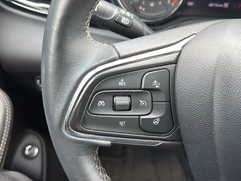 Used 2023 Red Buick Essence image 15