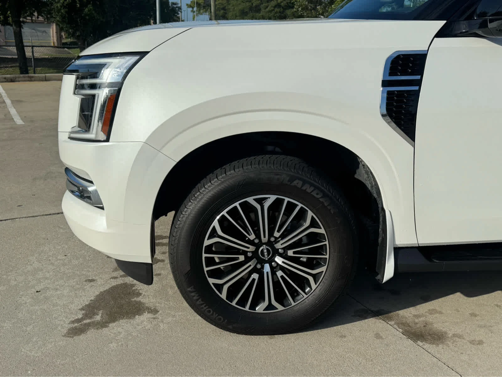 Used 2025 Aspen White Tricoat Nissan SL image 10