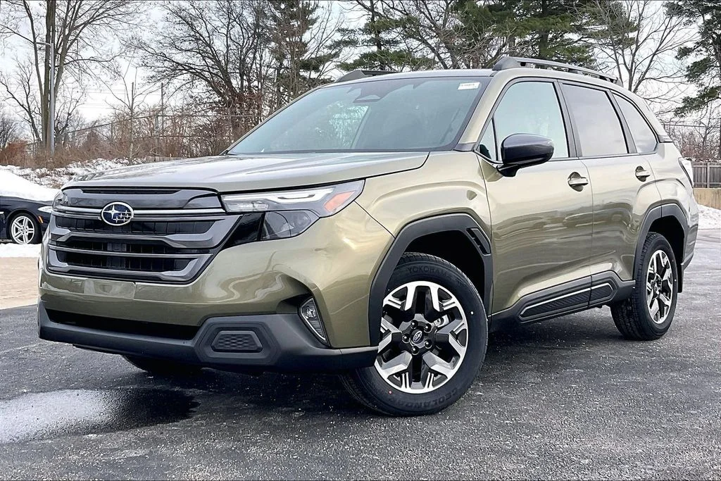 New 2026 AUTUMN GREEN METALLIC Subaru Premium image 2