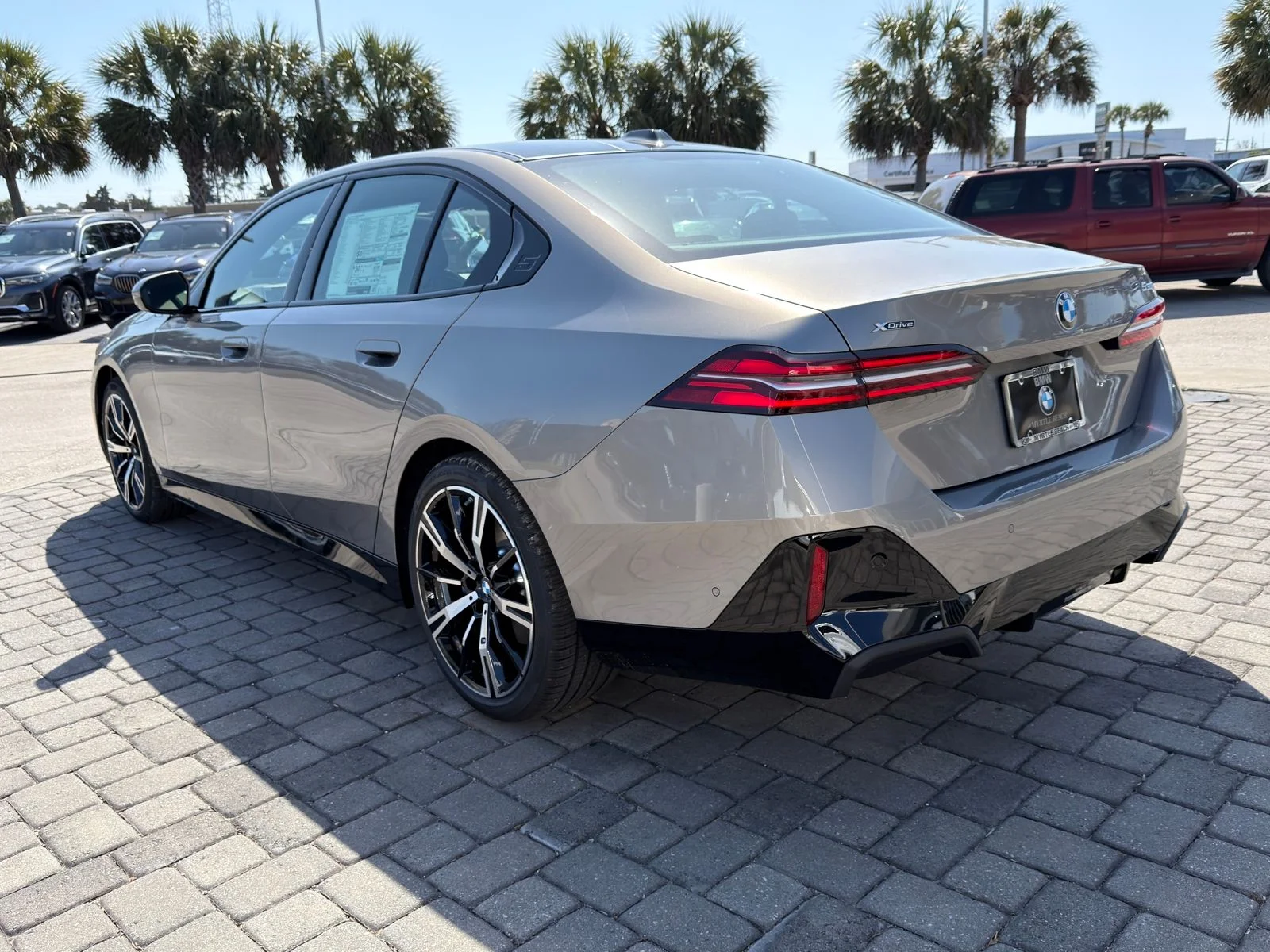 New 2026 Oxide Grey Metallic BMW 530i xDrive image 11