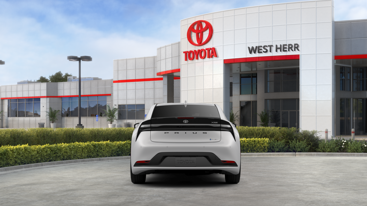 2026 Toyota Prius Plug-in Hybrid XSE - Photo 8