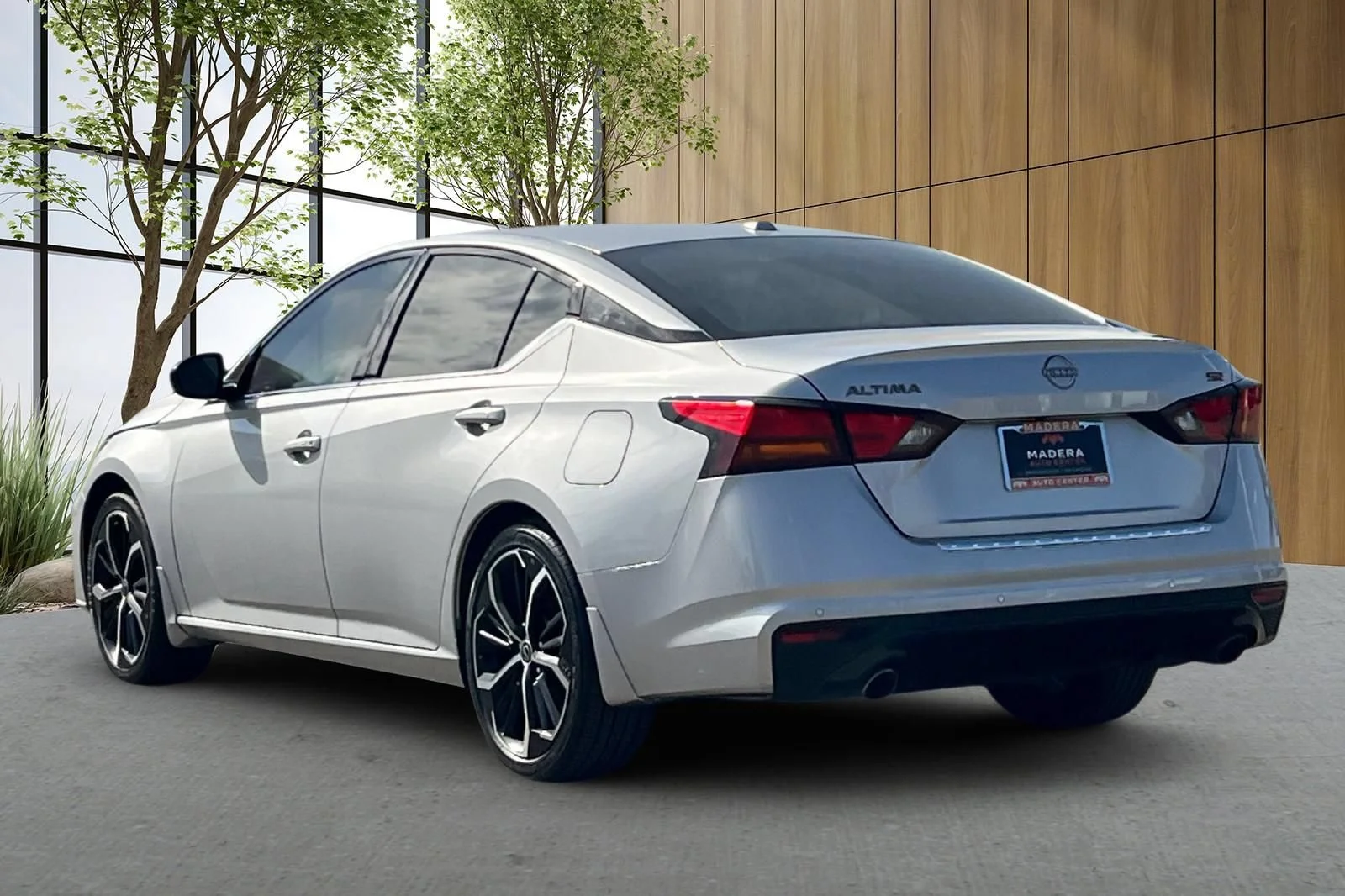 Used 2023 Silver Nissan 2.5 SR image 6