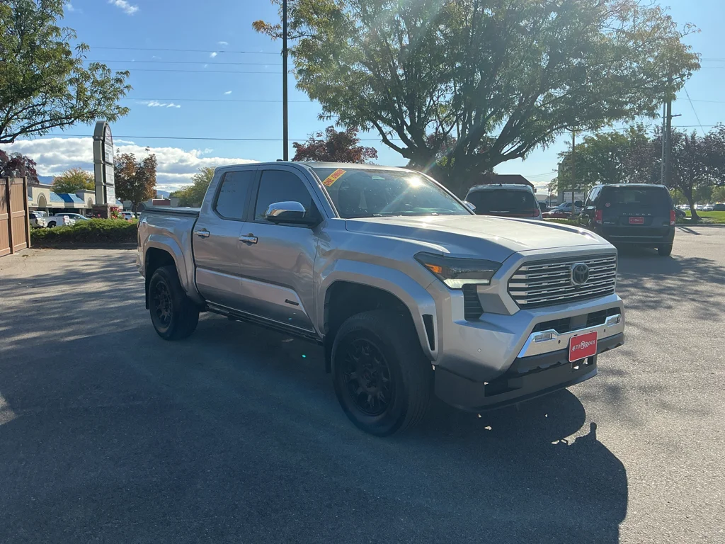 Used 2024 CELESTIAL SILVER METALLIC Toyota Limited image 5
