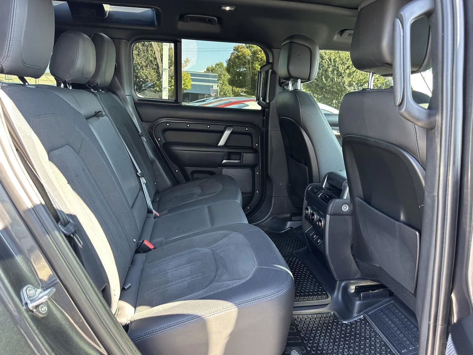 Used 2023 Carpathian Grey Premium Metallic Land Rover Carpathian Edition image 20