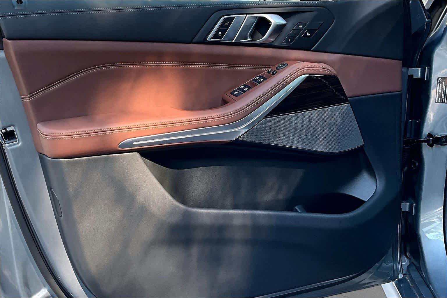 New 2026 Skyscraper Grey Metallic BMW sDrive40i image 10