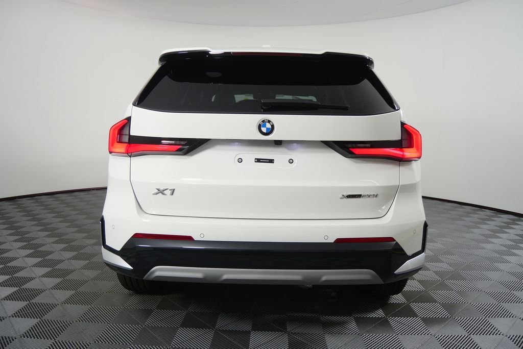 Used 2026 Alpine White BMW xDrive28i image 4