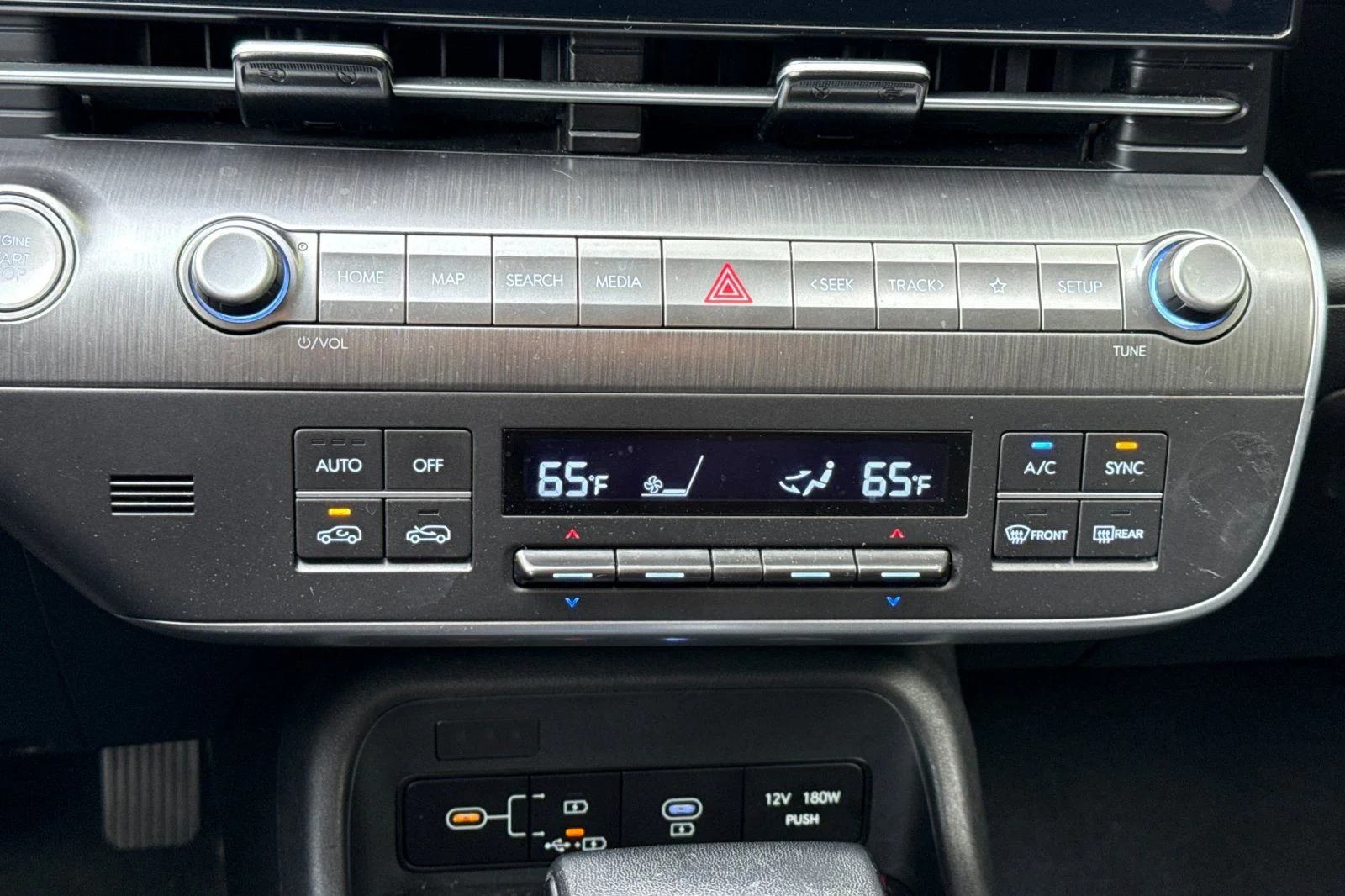 2024 Hyundai Kona SEL - Photo 28