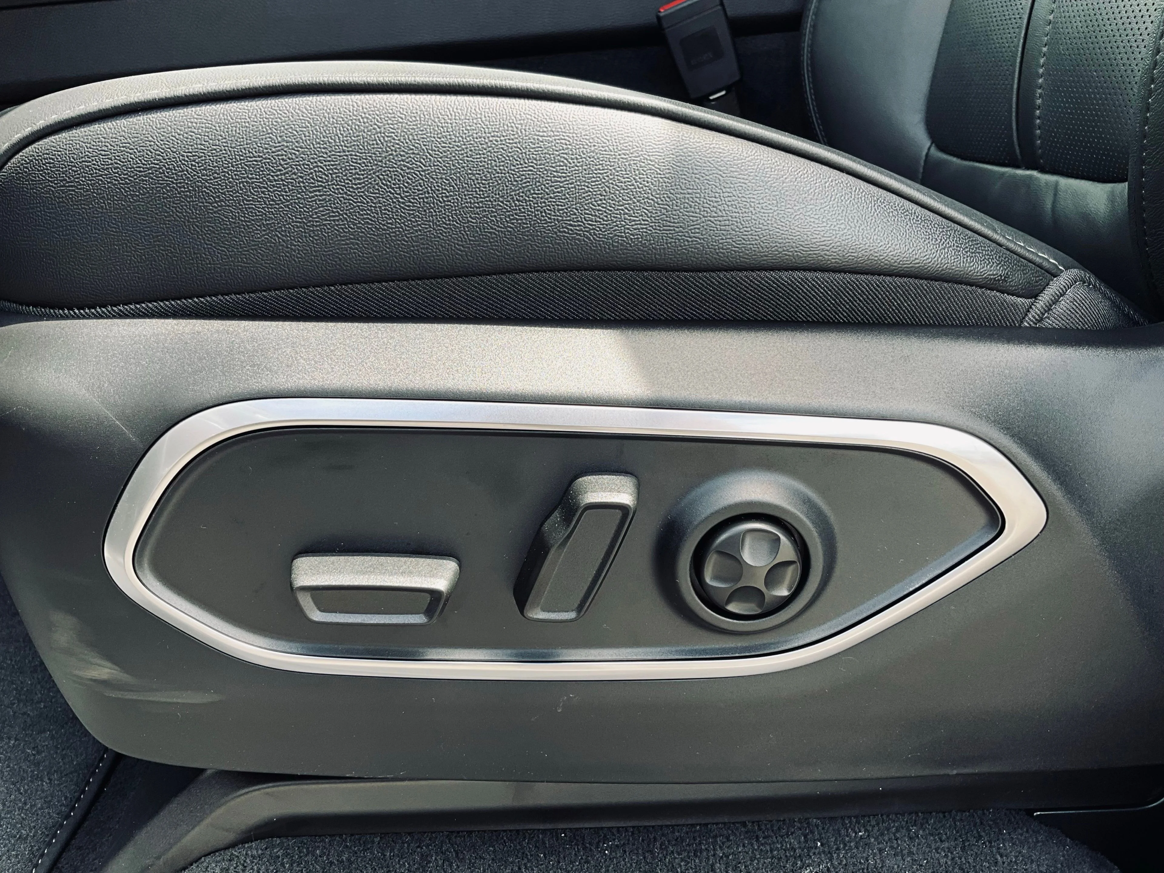 New 2026 Gray Jeep  image 10