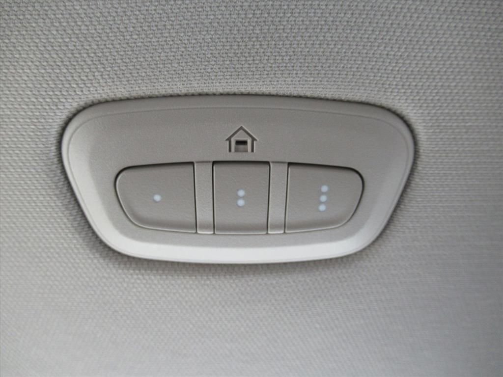 New 2026 Ivory White Tri-Coat Pearl-Coat Exterior Paint RAM Limited image 33