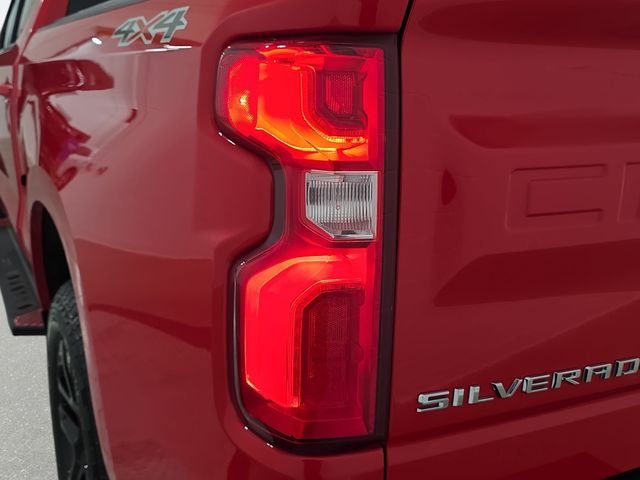 Used 2022 Red Hot Chevrolet RST image 31