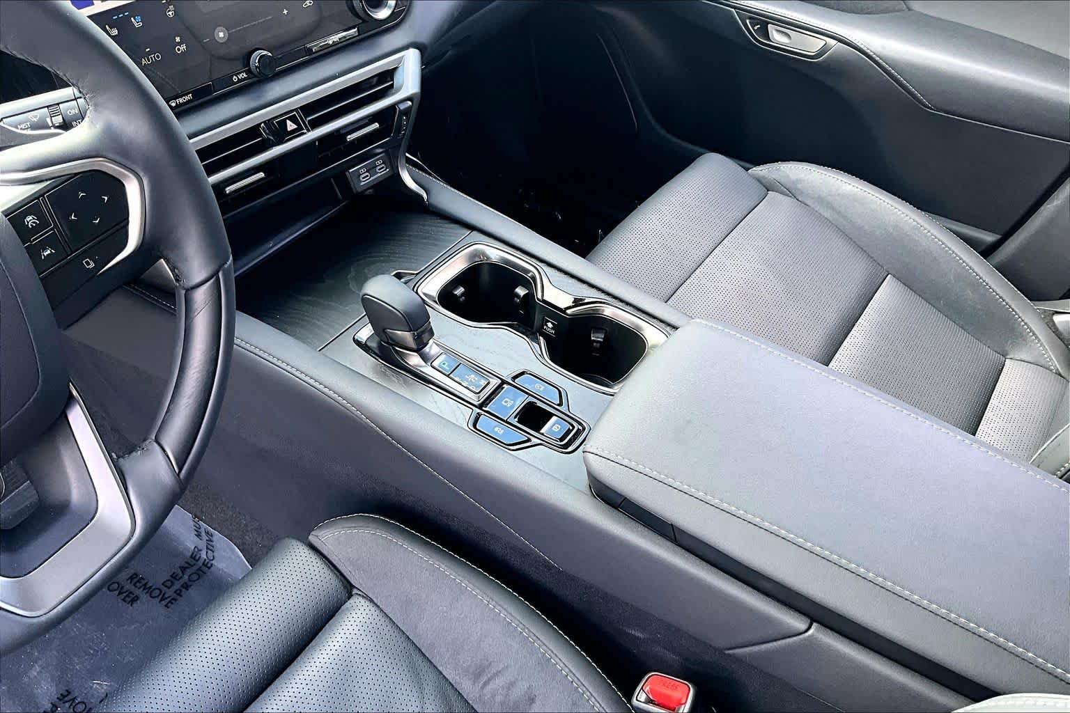 Used 2023 Eminent White Pearl Lexus Luxury image 16