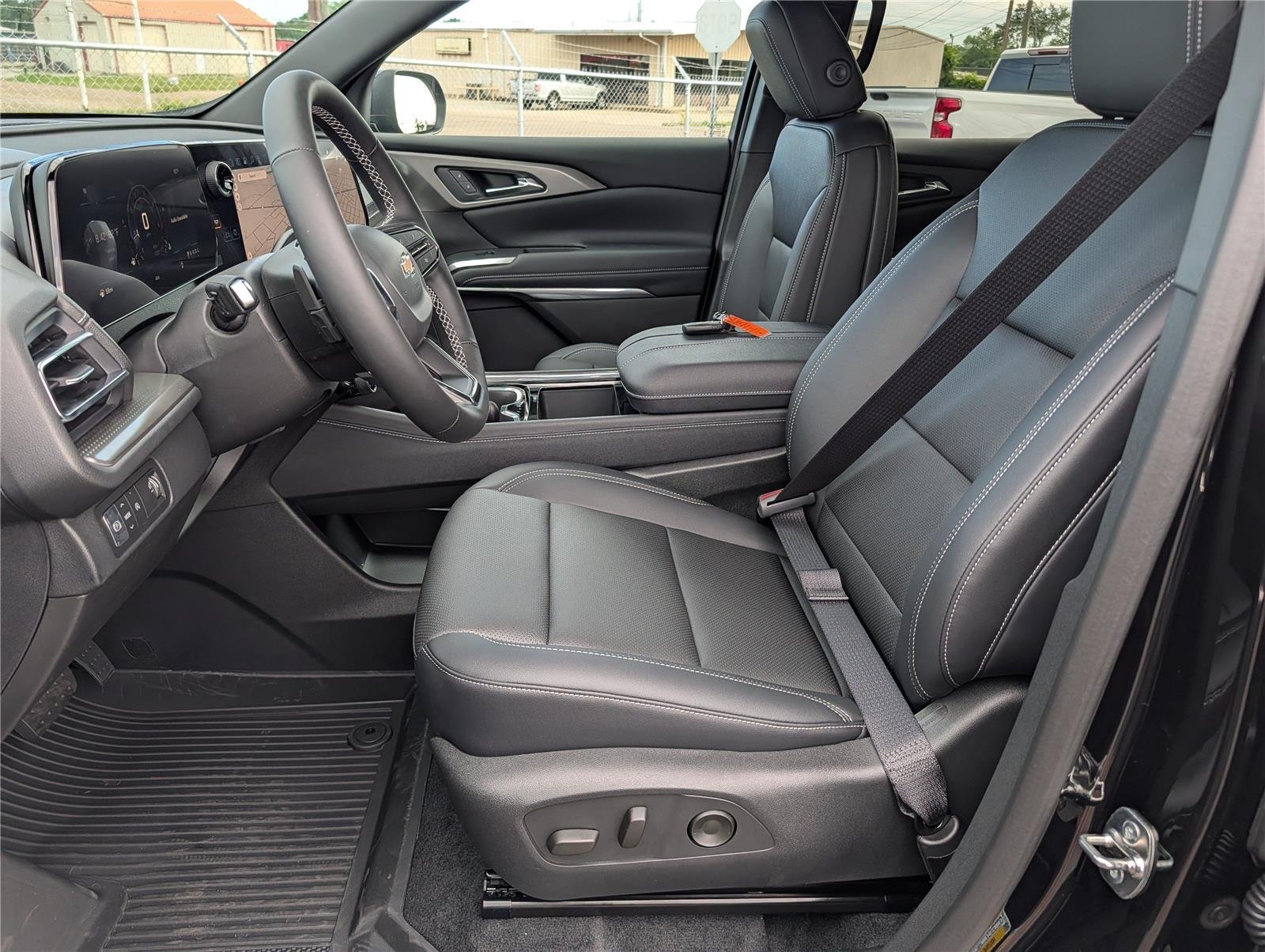 2026 Chevrolet Traverse LT - Photo 10