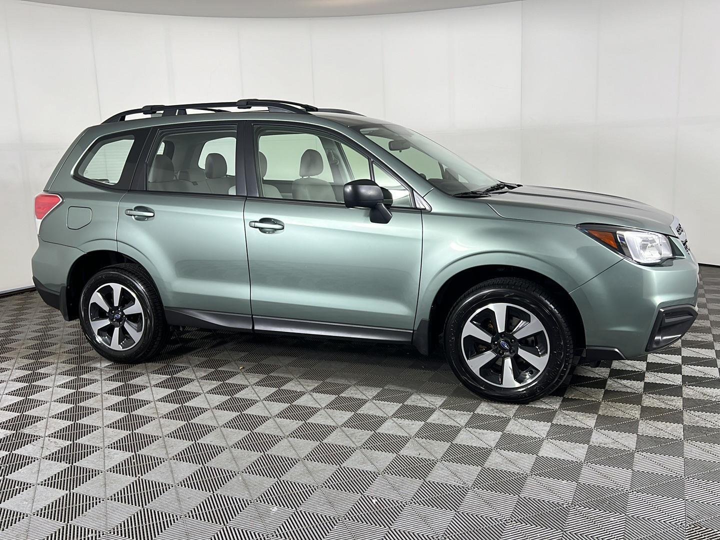 Used 2017 Jasmine Green Metallic Subaru 2.5i image 3