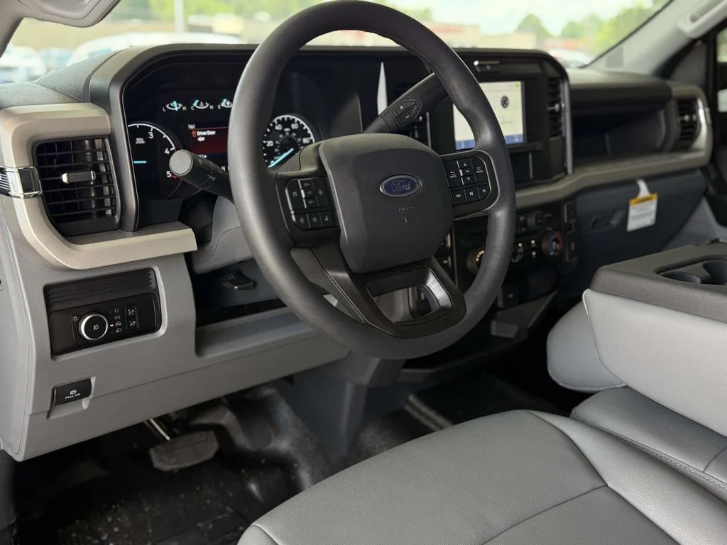 New 2026 Oxford White Ford F-350® XL image 23