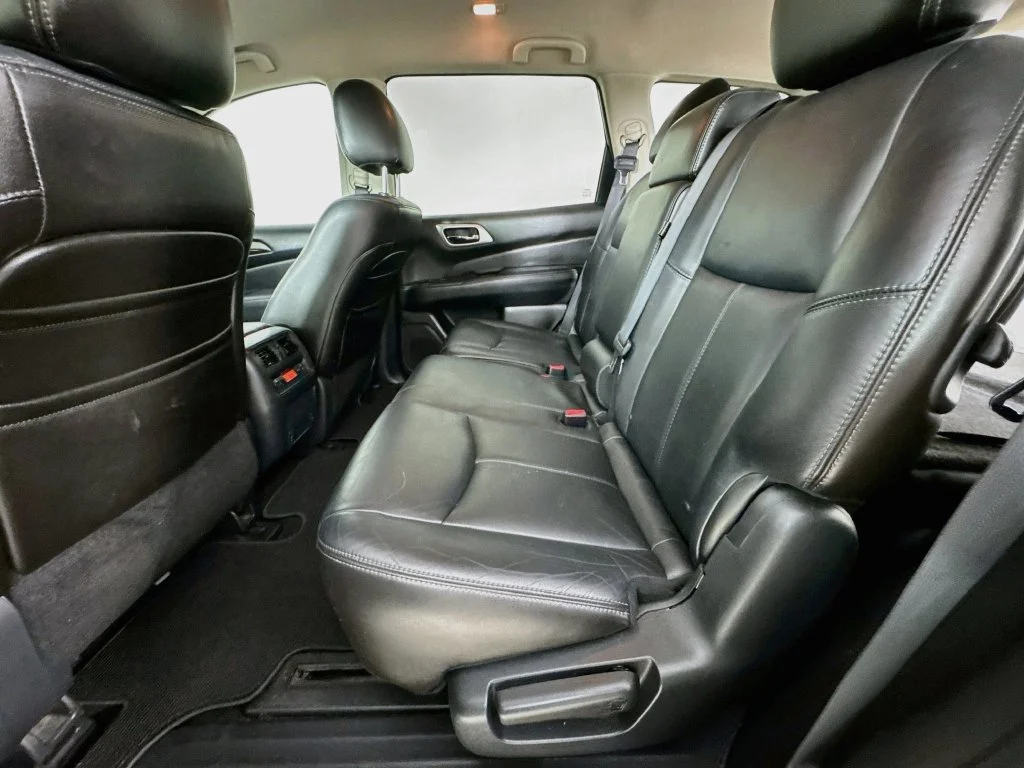 Used 2013 Dark Slate Nissan SL image 30