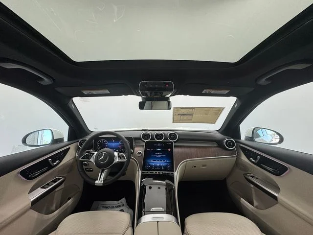 New 2026 Polar White Mercedes-Benz GLC 300 image 21