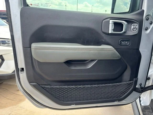 Used 2024 Silver Jeep Mojave image 14