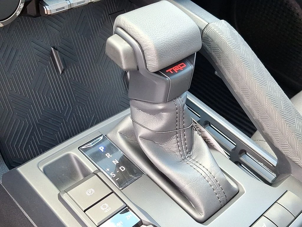 2025 Toyota Tacoma TRD Off Road - Photo 17