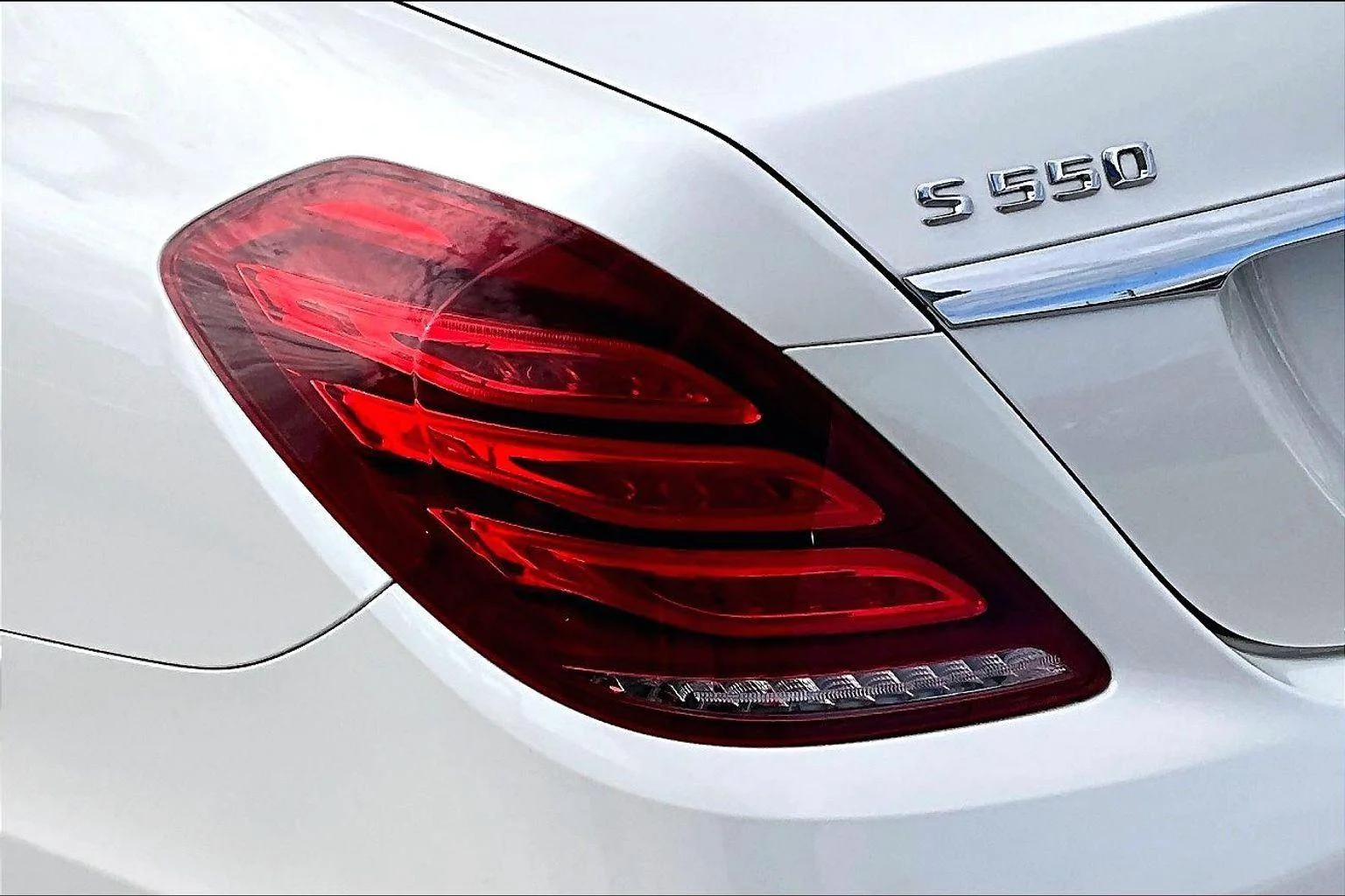 Used 2014 Diamond White Metallic Mercedes-Benz S 550 image 23