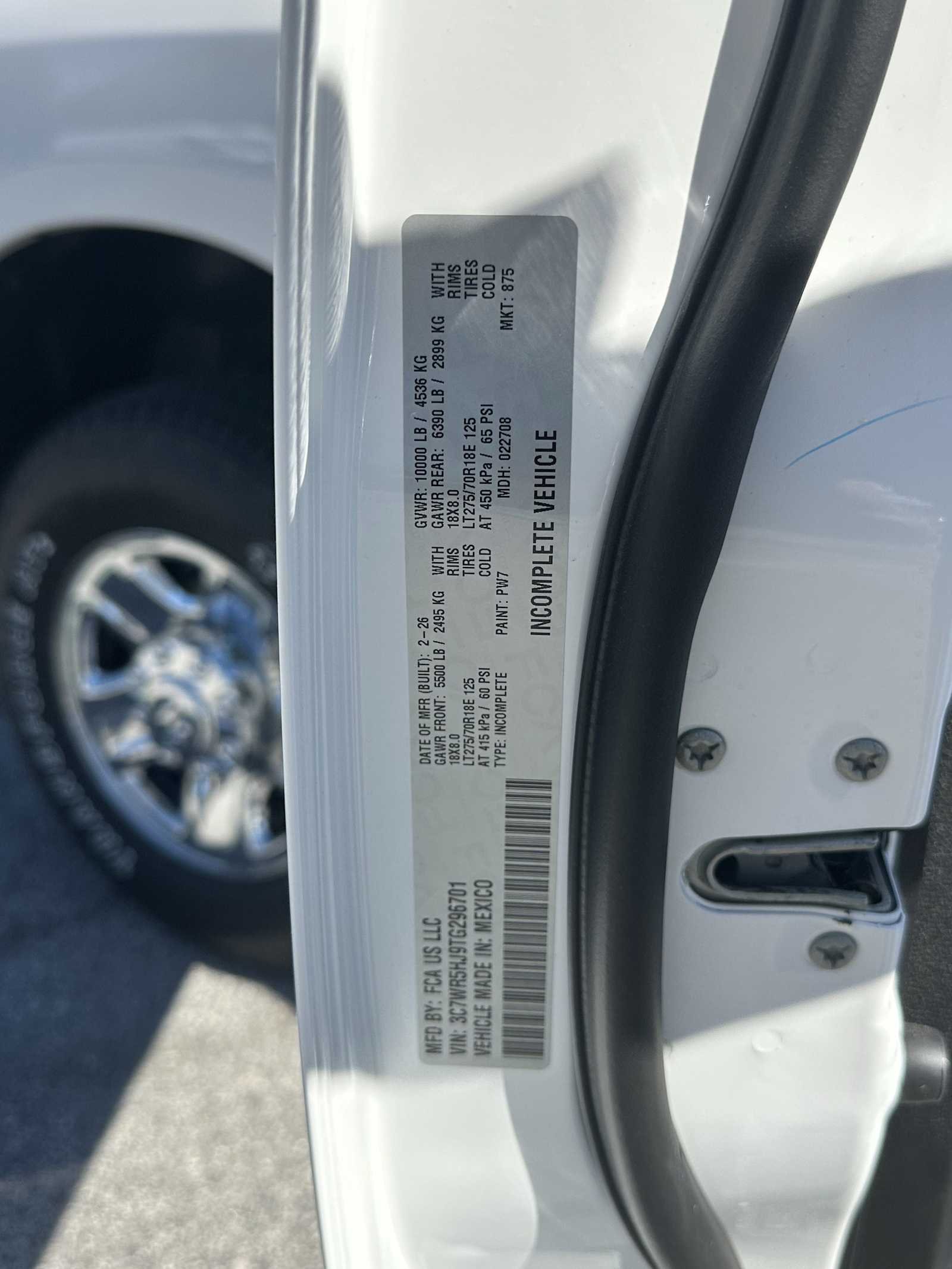 New 2026 Bright White Clear-Coat Exterior Paint RAM Tradesman image 28