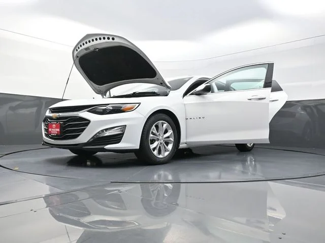 Used 2024 White Chevrolet LT image 42