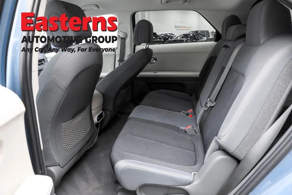 Used 2023 Blue Hyundai SE image 21