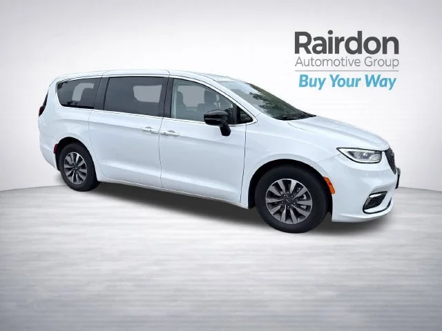 2024 Chrysler Pacifica PHEV