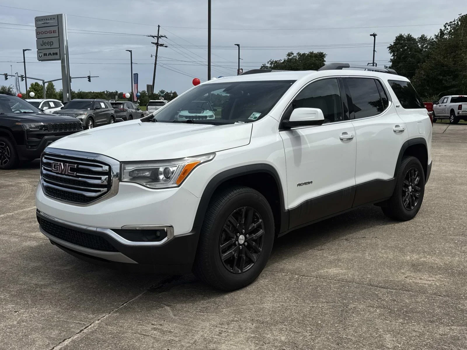 Used 2019 White GMC SLT image 3
