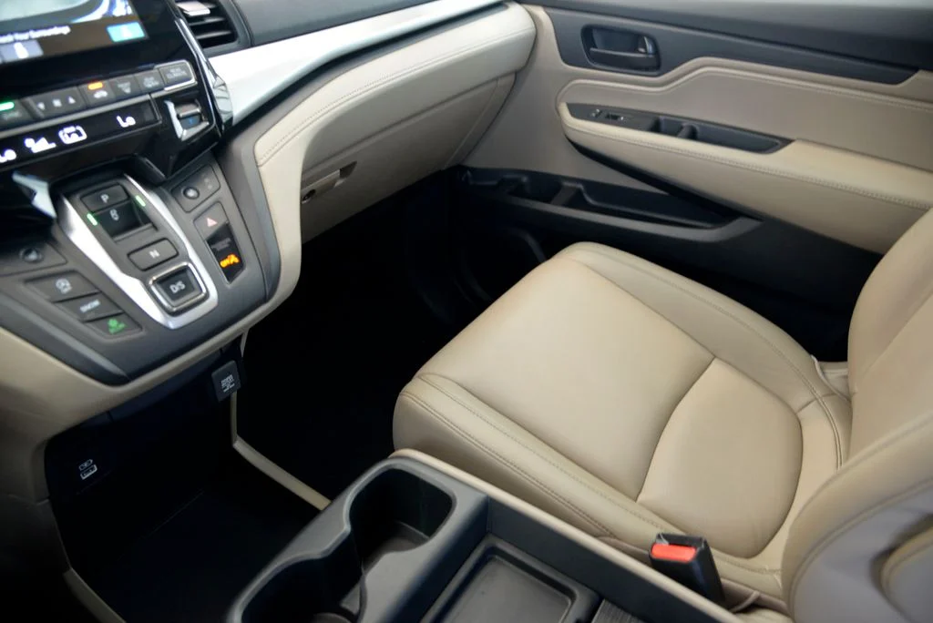 Used 2023 White Honda EX-L image 27