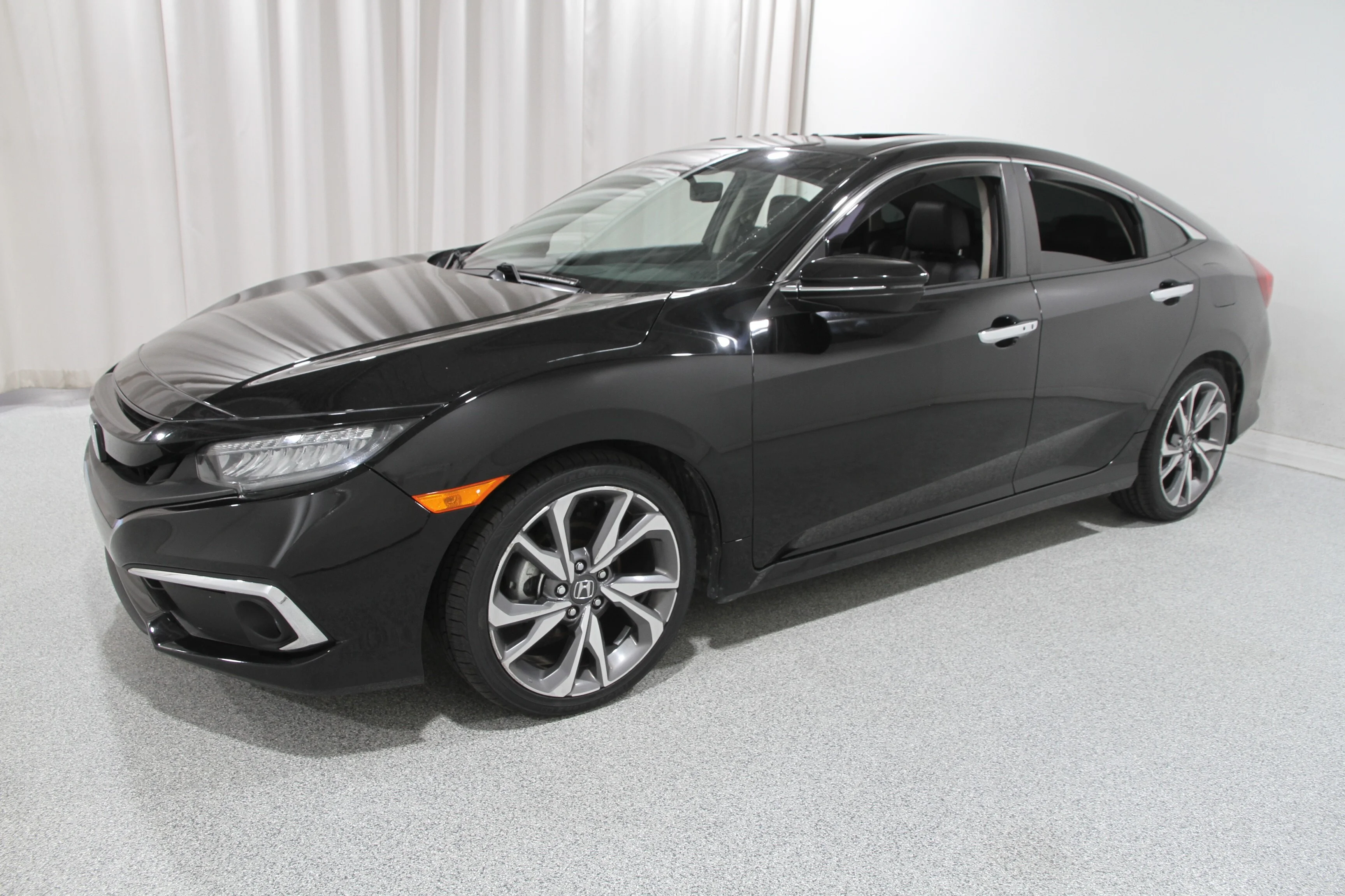 Used 2019 BLACK Honda Touring image 3