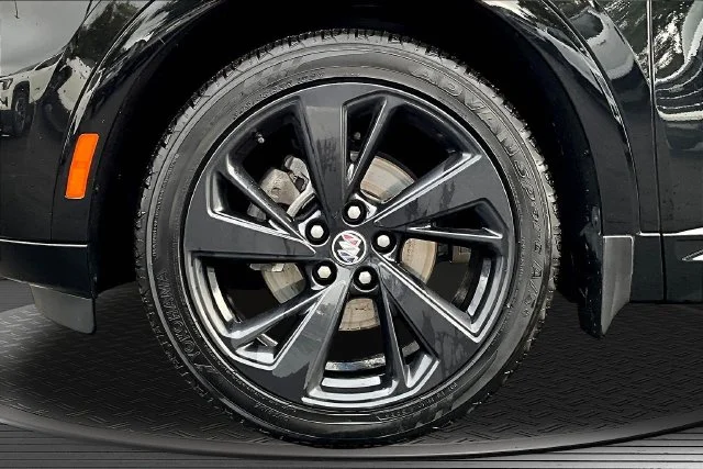 Used 2023 Black Buick Essence image 33