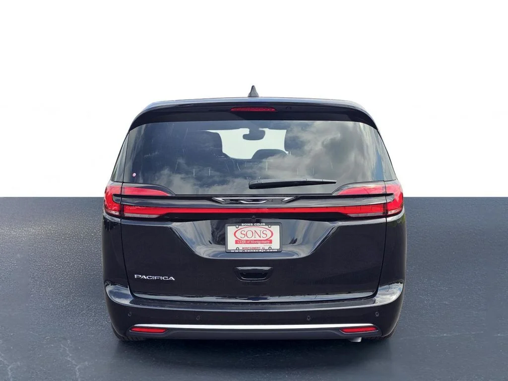 New 2027 Diamond Black Crystal Pearl-Coat Exterior Paint Chrysler Select image 10