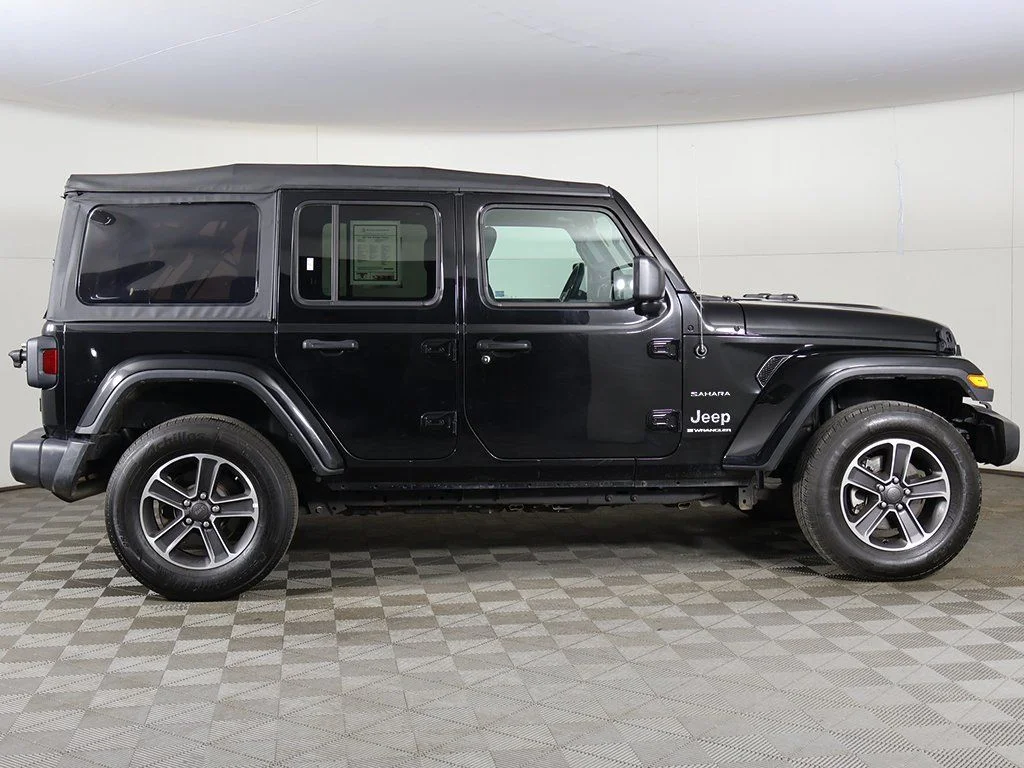 Used 2023 Black Jeep Sahara image 15