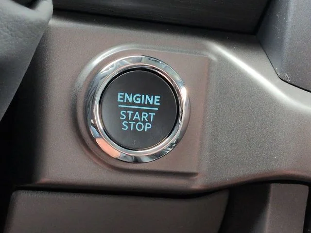 New 2026 Oxford White Ford XLT image 28