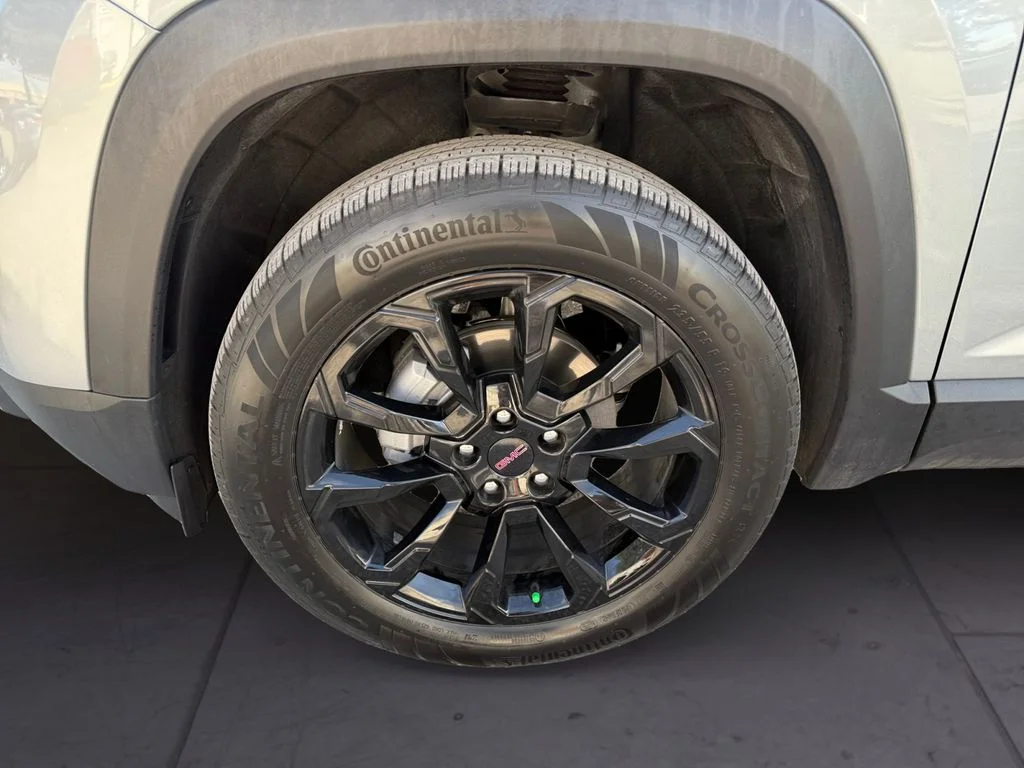 Used 2026 Silver GMC Elevation image 9