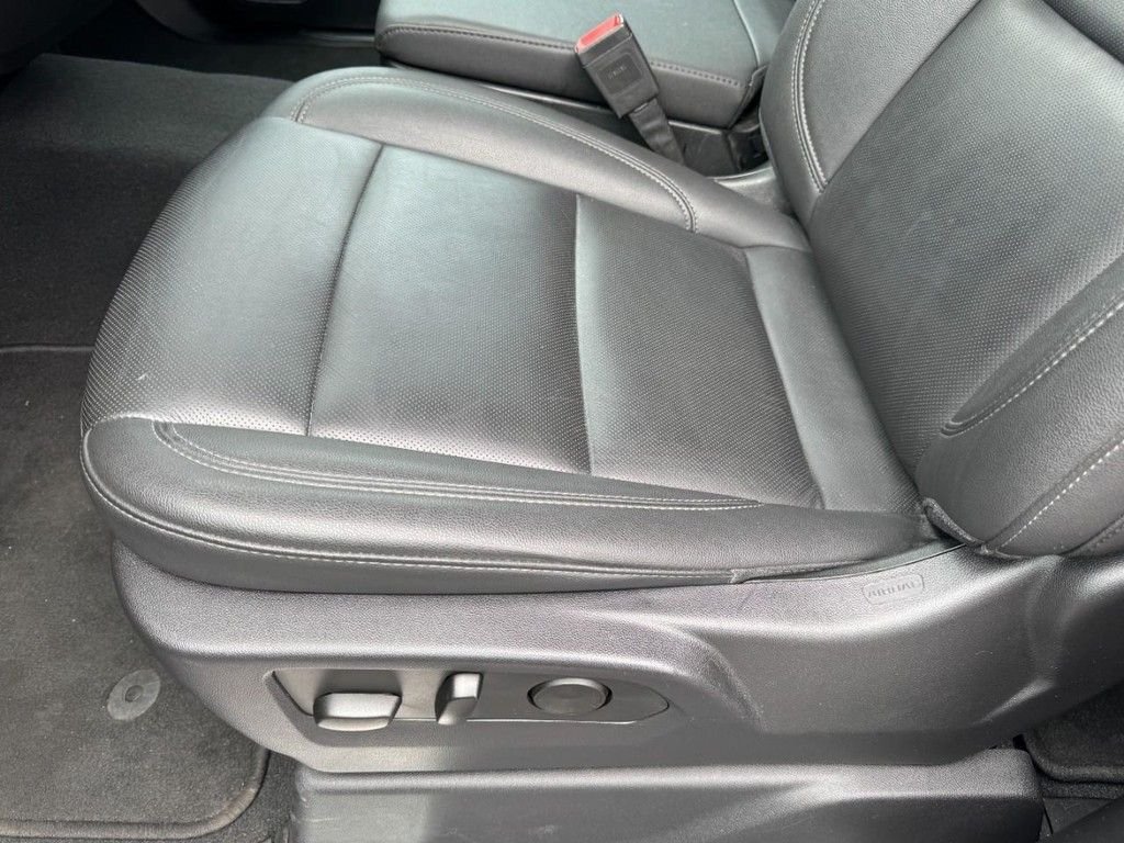 Used 2025 Black GMC SLT image 14