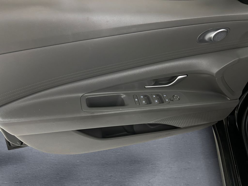 Used 2024 Black Hyundai SEL image 12