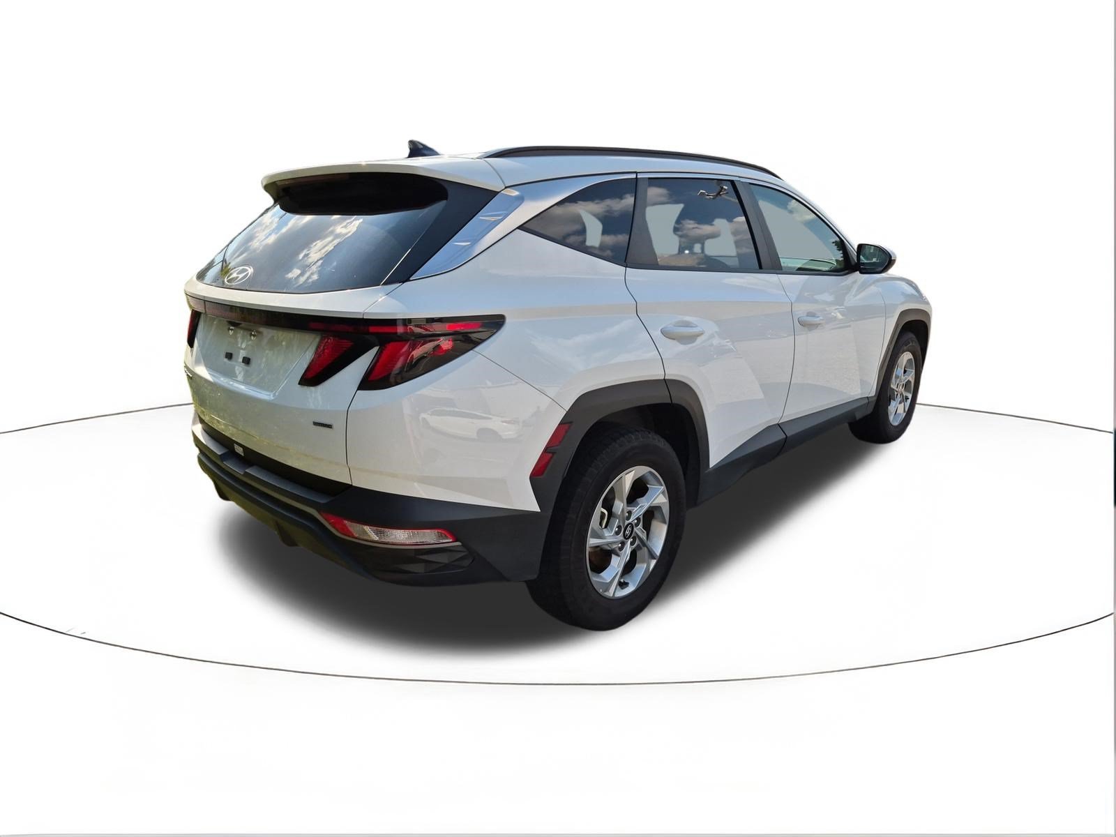 Used 2024 White Pearl Hyundai SEL image 2