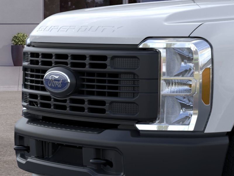 New 2026 Oxford White FORD F-250® XL image 39