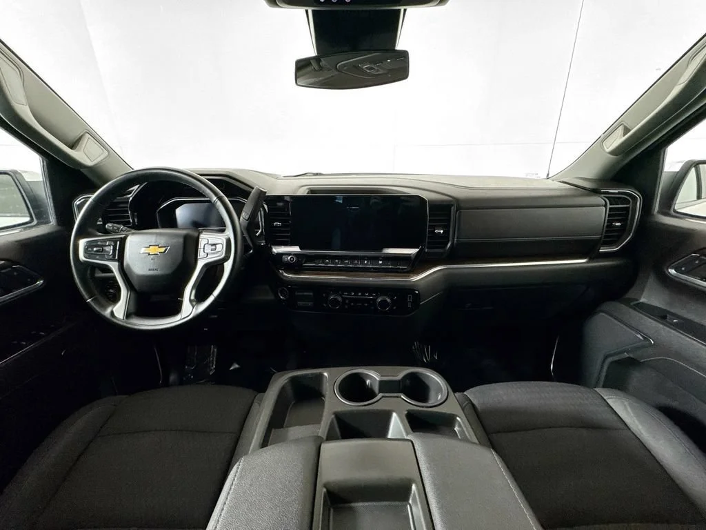 Used 2024 Summit White Chevrolet LT image 7