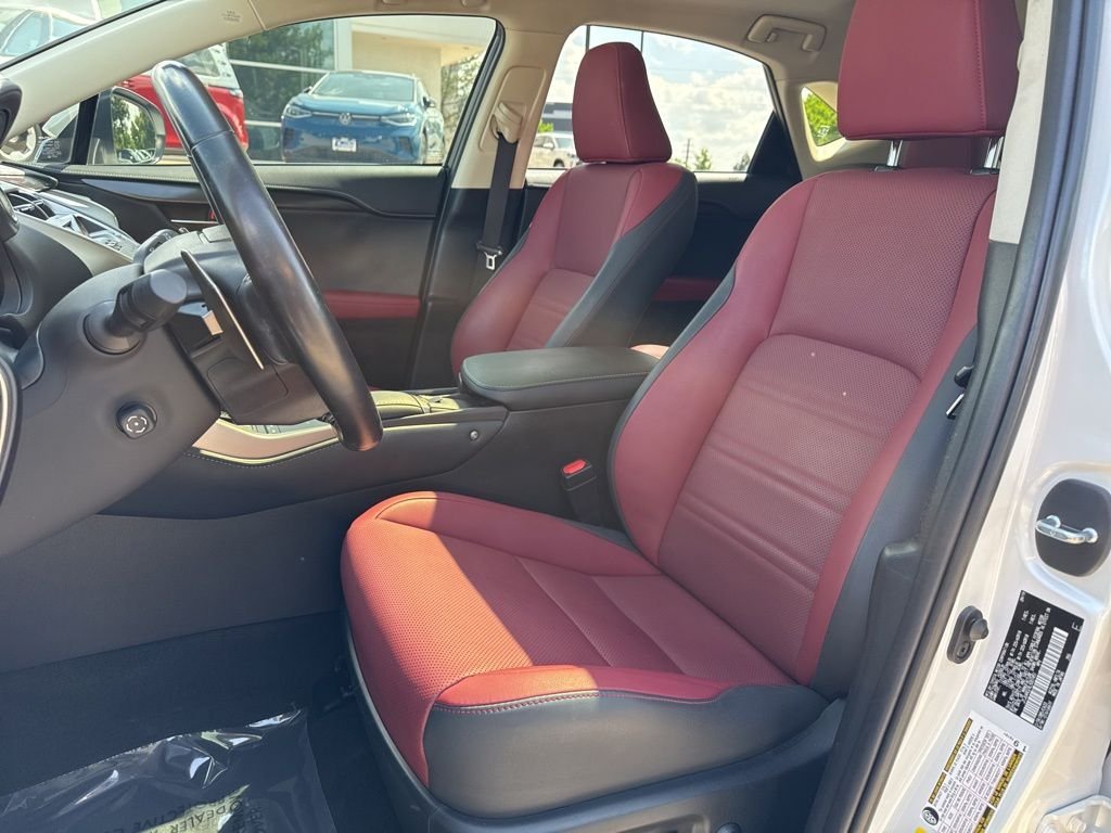 Used 2020 White Pearl Lexus 300 Base image 9