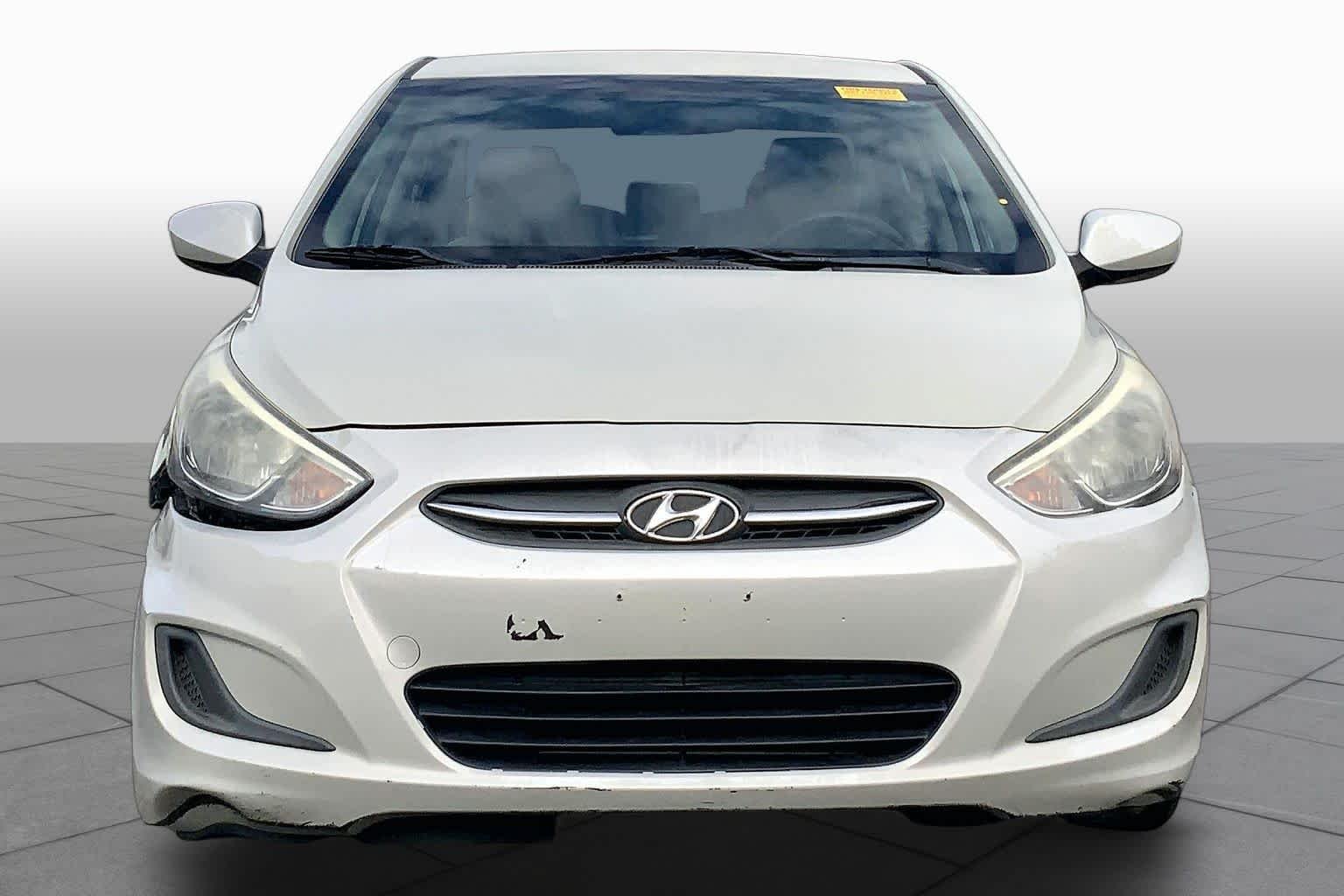 Used 2016 Misty Beige Metallic Hyundai SE image 4