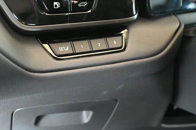 Certified Used 2025 WIND CHILL PEARL Lexus 350 Premium image 21