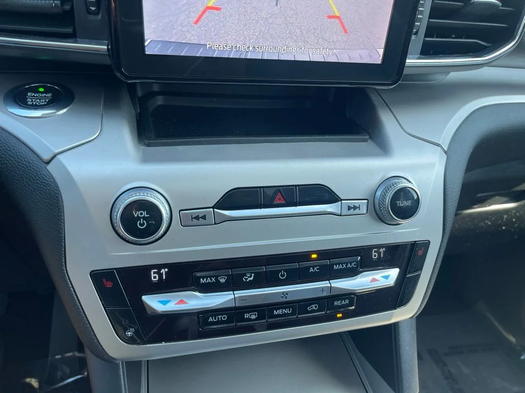 Used 2021 Silver Ford XLT image 19