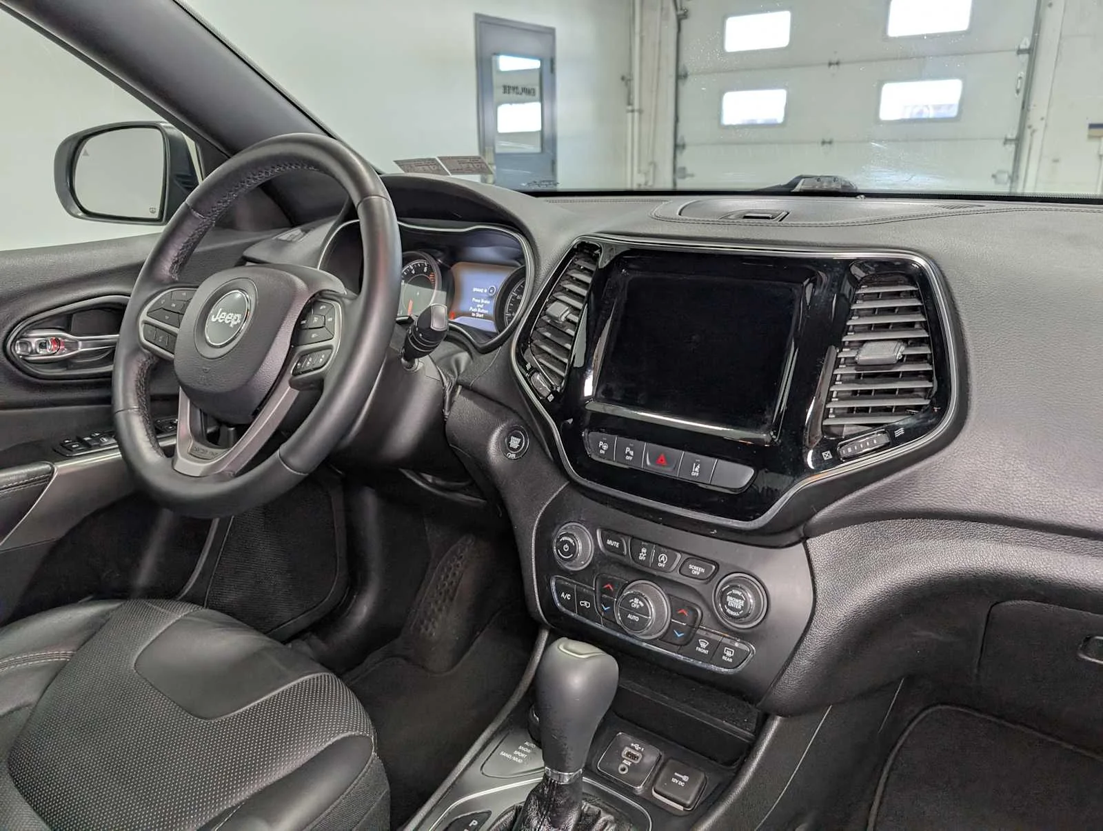 Used 2019 Pearl White Pearlcoat Jeep High Altitude image 44